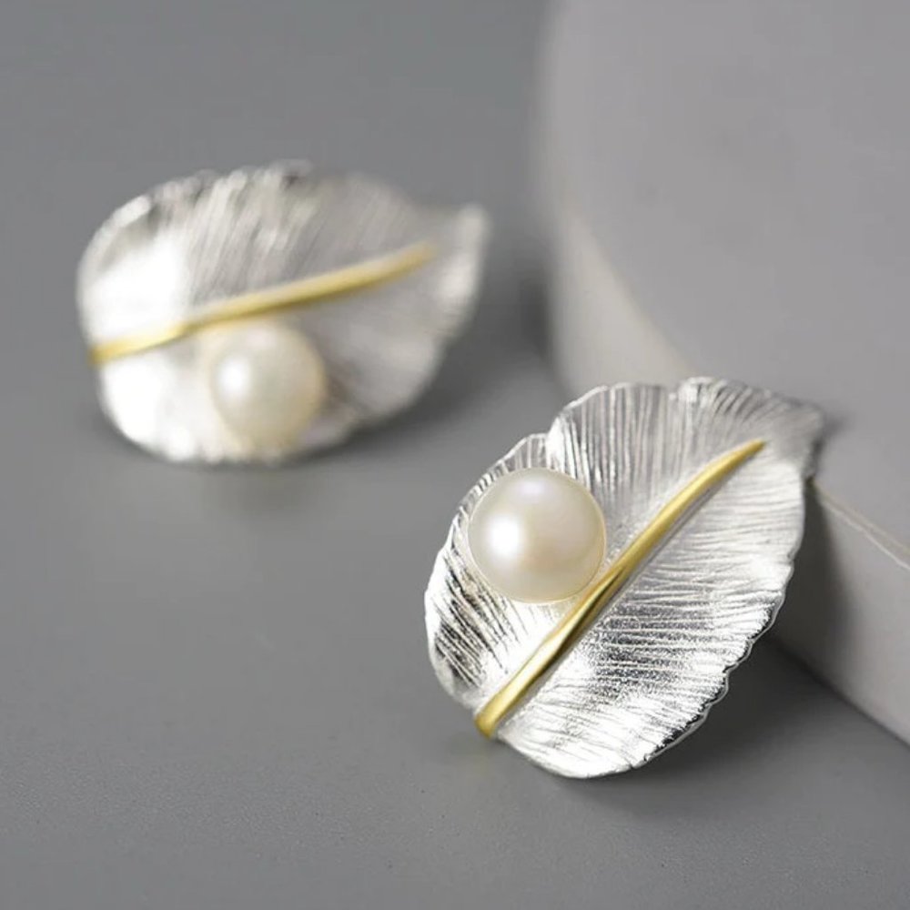 925 Sterling Sliver Pearl & Leave Stud Earrings - Picture 2 of 9
